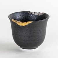 岳（黒）　ぐい呑