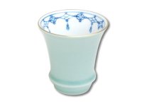 青磁瓔珞（反り型）日本酒グラス SAKE GLASS