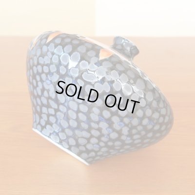 画像7: 鉄釉金魚絵 小花瓶 藤井錦彩 作