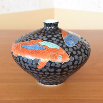 画像2: 鉄釉鯉絵 小花瓶 藤井錦彩 作