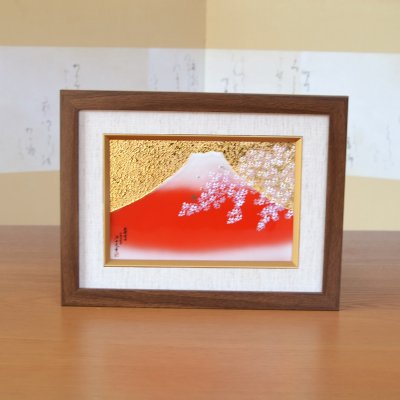 画像1: 金彩赤富士桜図 陶額 （小） 壁掛け飾り 金龍窯 作