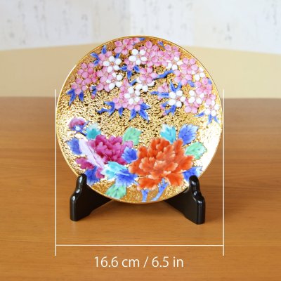 画像5: 金彩牡丹桜 飾り皿 皿立付き 金龍窯 作