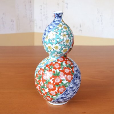 画像2: 染錦桜笹梅 瓢型花瓶 北村福次 作