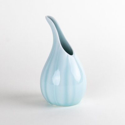 青白磁　一輪挿し