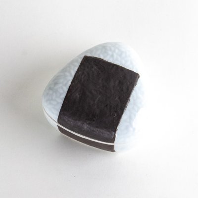 おにぎり（のり）　蓋物