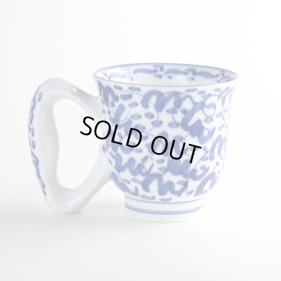 画像2: 持ちやすい！淡彩唐草 ビッグハンドルマグカップ