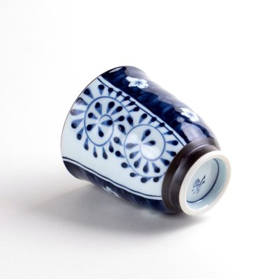 画像4: 【名入れ・名前入り】梅濃唐草 (青)湯呑