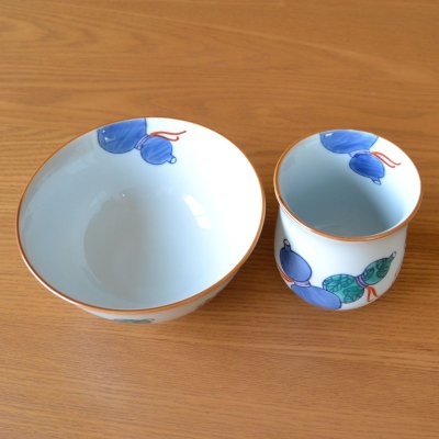 画像5: 傘寿のお祝い 無病息災を願った縁起物ギフト 有田焼 湯呑み 茶碗 飯碗 セット 鍋島六瓢 青 メッセージカード付き・傘寿のし付き 木箱入り