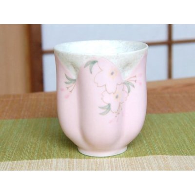 画像2: 【名入れ・名前入り】華の舞（ピンク） 桜湯呑（木箱入）