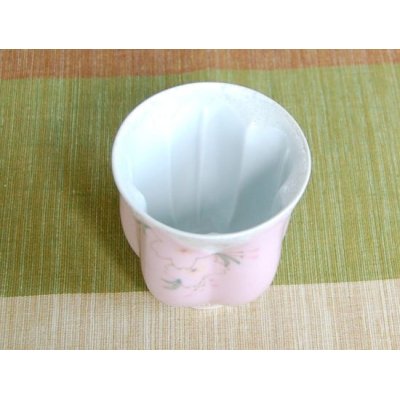 画像3: 【名入れ・名前入り】華の舞（ピンク） 桜湯呑（木箱入）