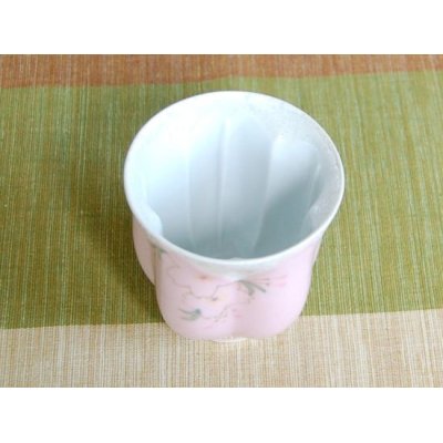 画像3: 【名入れ・名前入り】華の舞（ピンク） 桜湯呑（木箱入）