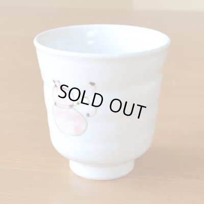 画像4: 名入れ 還暦 プレゼント 無病息災を願った縁起物ギフト 有田焼 湯呑み 花六瓢 赤 メッセージカード付き・還暦のし付き 木箱入り