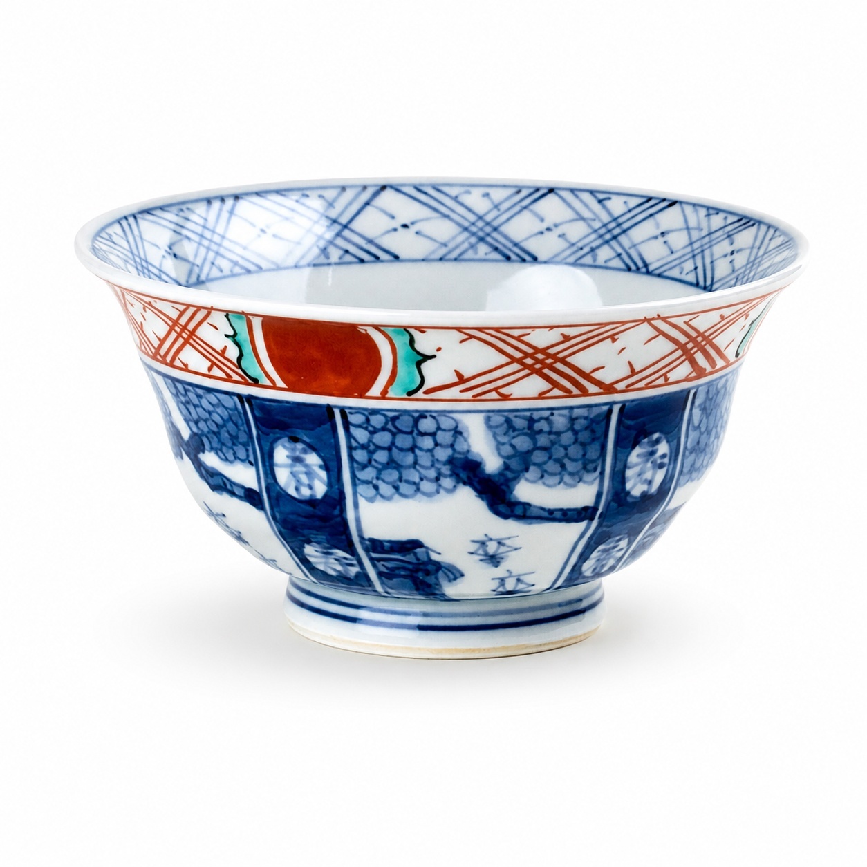 染付と赤絵が組み合わされた染錦の飯碗