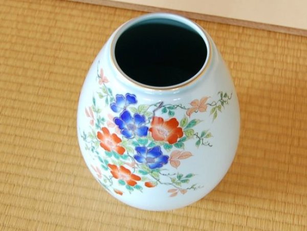 画像2: 染錦ばら 花瓶（木箱入） (2)