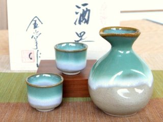 伊万里焼 陶器酒器セット（徳利2本、猪口5個） 伊万里焼 陶器酒器セット（徳利2本、猪口5個） 有田焼 昇龍窯 伊万里