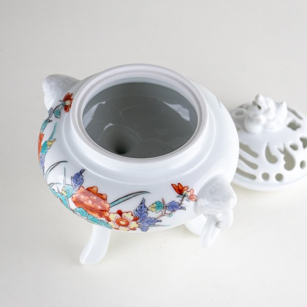 画像4: 錦牡丹三つ足 香炉(木箱入) (4)