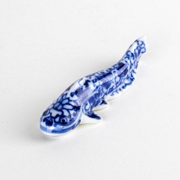 花唐草なまず　箸置　