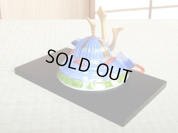 画像2: 勇将 かぶと置物（弓・太刀/屏風/木台 付） (2)