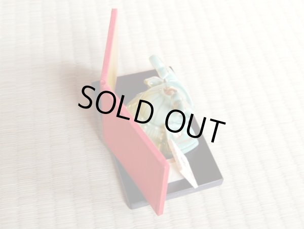 画像2: 風馬 かぶと置物(屏風/木台 付) ※ミニサイズの置物です (2)