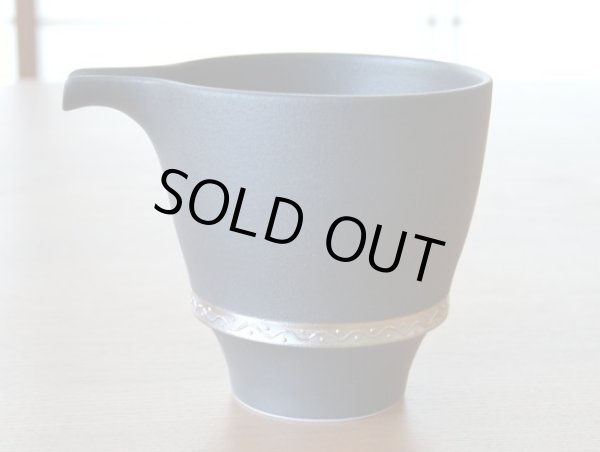 画像2: いぶし銀 半酒器セット（木箱入） (2)