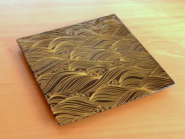 画像2: 錦荒磯(黒彩) 正角盛皿 (2)