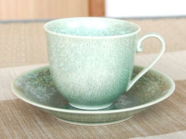 画像2: 鶯玉 コーヒー碗皿(木箱入) (2)