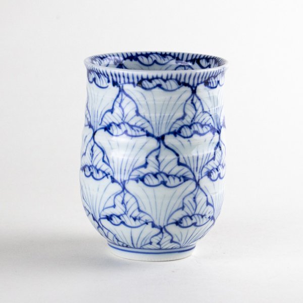 画像1: 花弁紋 手造り湯呑（大） (1)