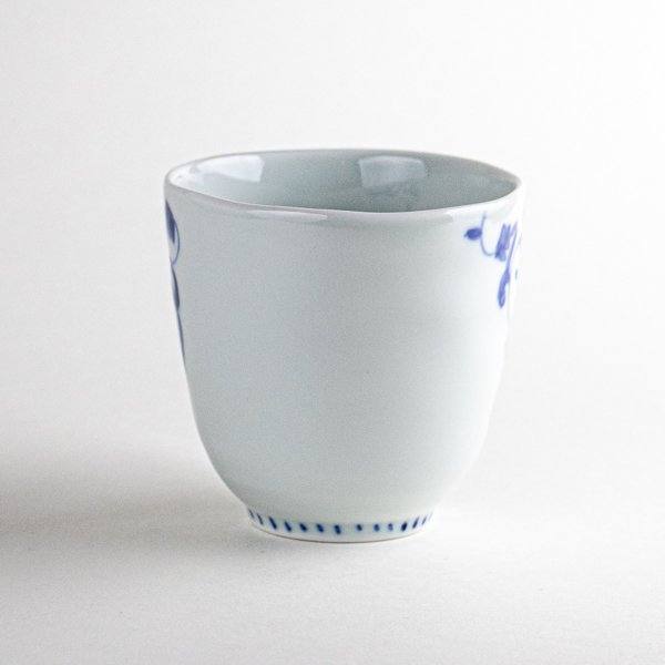 画像3: 【名入れ・名前入り】花帯唐草(青) マグカップ (3)