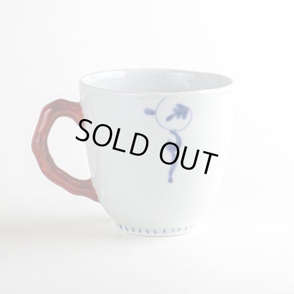 画像2: 【名入れ・名前入り】花帯唐草(赤) マグカップ (2)