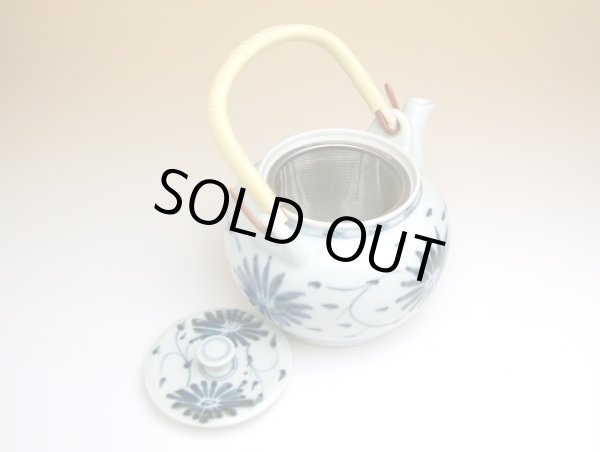 画像2: 安南唐草 U土瓶(6合) (2)