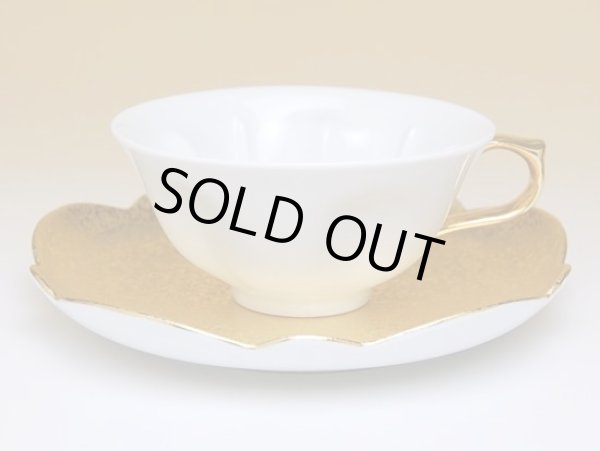 画像2: 白磁金箔 桜ティーカップ碗皿 (2)