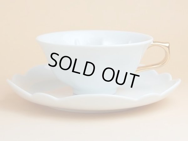 画像2: 白磁（金ハンドル） 桜ティーカップ碗皿 (2)