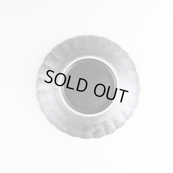 画像3: 銀化粧 菊割4.5寸皿 (3)