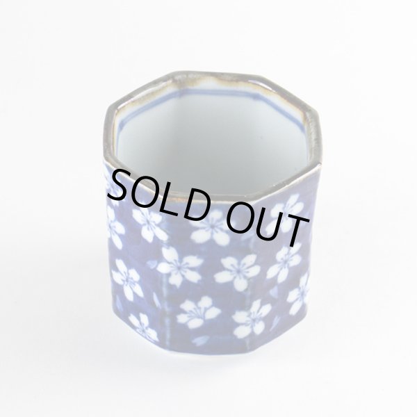 画像3: 染付桜濃 面取湯呑(木箱入) (3)