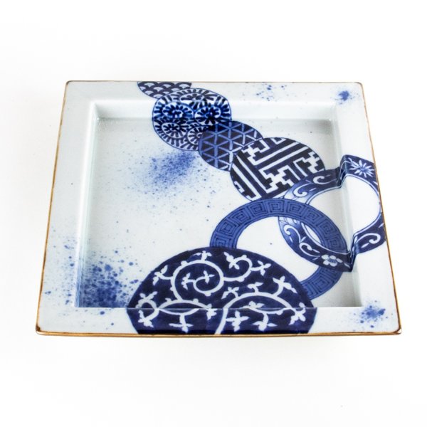 古染丸繋ぎ紋　正角盛皿