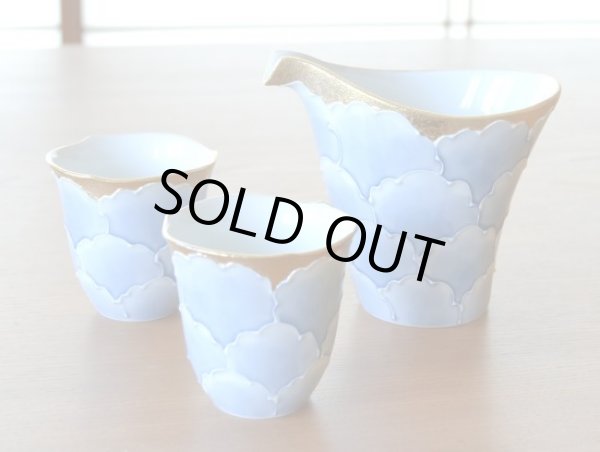 画像2: 金濃牡丹 片口半酒器セット（木箱入） (2)