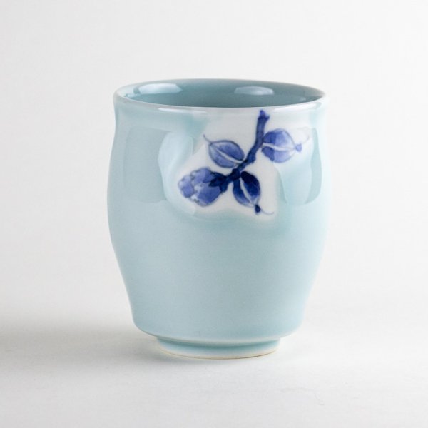 画像3: 【名入れ・名前入り】青磁山茶花 湯呑(木箱入り) (3)