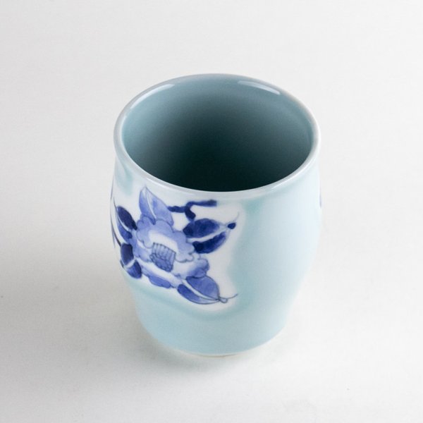 画像4: 【名入れ・名前入り】青磁山茶花 湯呑(木箱入り) (4)