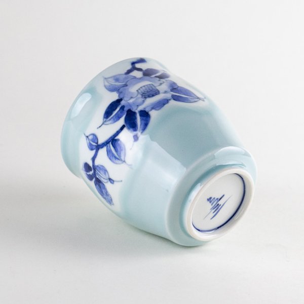 画像5: 【名入れ・名前入り】青磁山茶花 湯呑(木箱入り) (5)