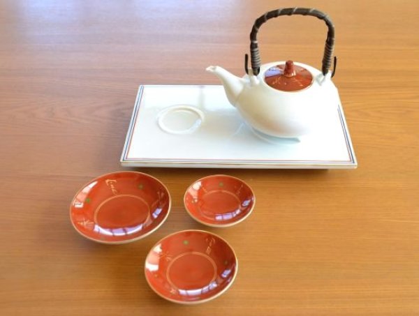 画像2: 朱巻富貴長春 酒器台付屠蘇揃 (2)