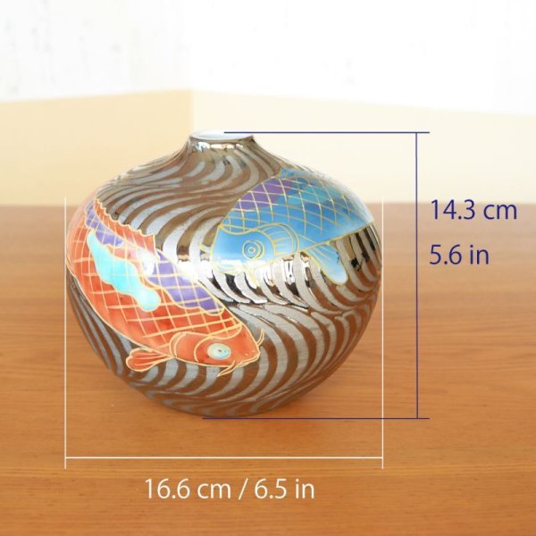 画像6: プラチナ流水 鯉絵 小花瓶 藤井錦彩 作 (6)