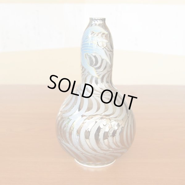 画像3: プラチナ流水 金魚絵 瓢形 小花瓶 藤井錦彩 作 (3)