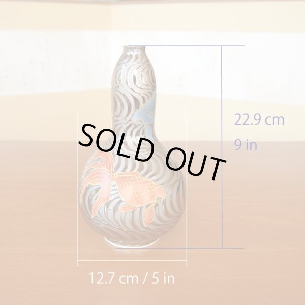 画像6: プラチナ流水 金魚絵 瓢形 小花瓶 藤井錦彩 作 (6)