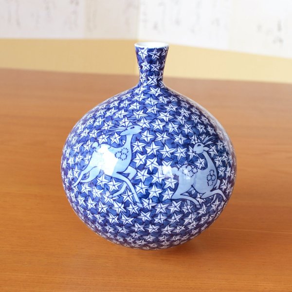 画像3: 染付鹿に紅葉 小花瓶 藤井錦彩 作 (3)