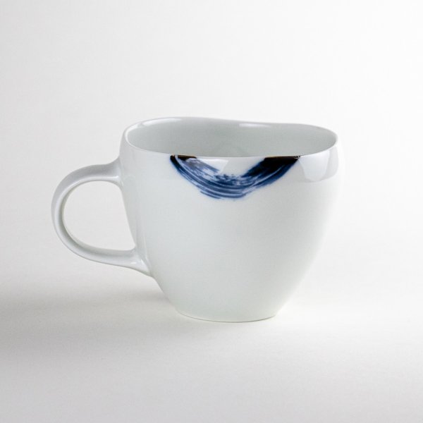 画像2: 【名入れ・名前入り】思い花 (青)マグカップ (2)