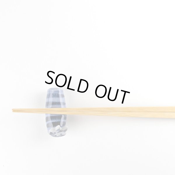 画像4: 手捻りネコ(青)箸置き (4)