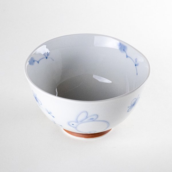 画像2: 一珍花うさぎ（青）茶碗 (2)