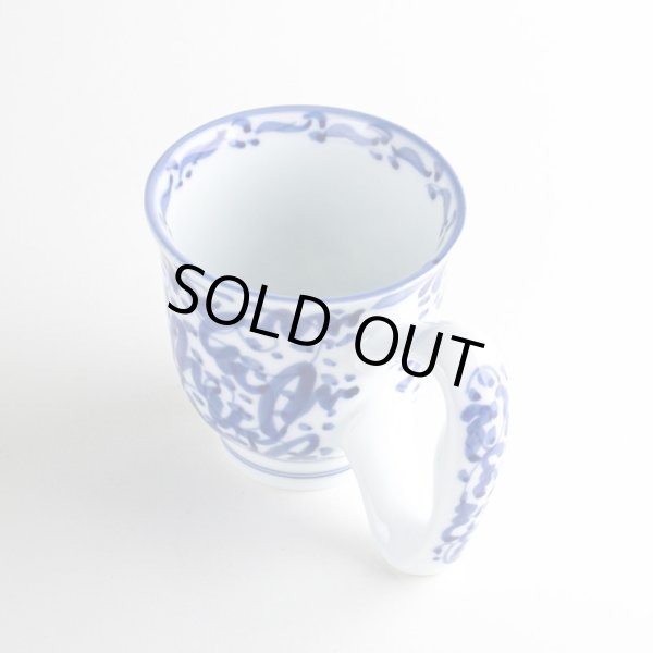 画像4: 持ちやすい！淡彩唐草 ビッグハンドルマグカップ (4)