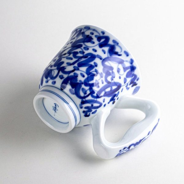 画像5: 持ちやすい!淡彩唐草 ビッグハンドルマグカップ (5)