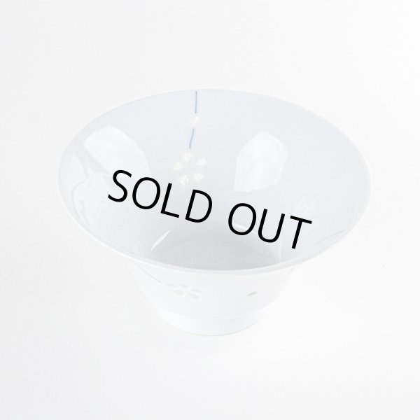 画像2: 【名入れ・名前入り】水晶彫花あそび（青）茶碗 (2)